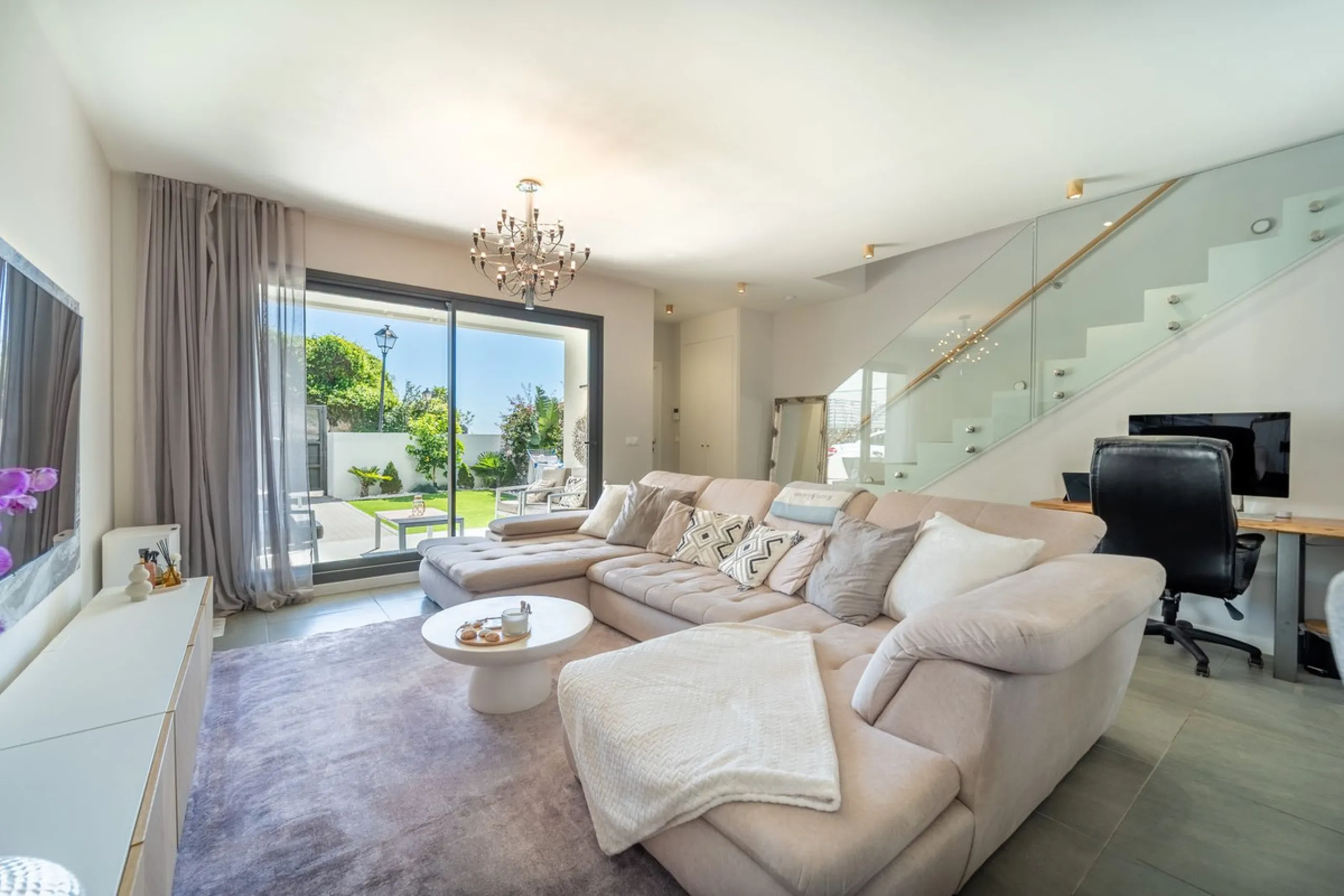 Significant price reduction from 690,000 euros to 649,000 euros.