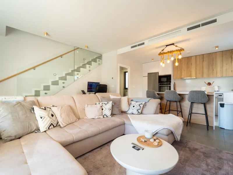 Significant price reduction from 690,000 euros to 649,000 euros.