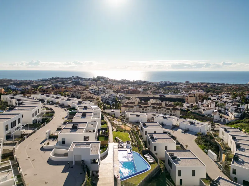 Significant price reduction from 690,000 euros to 649,000 euros.