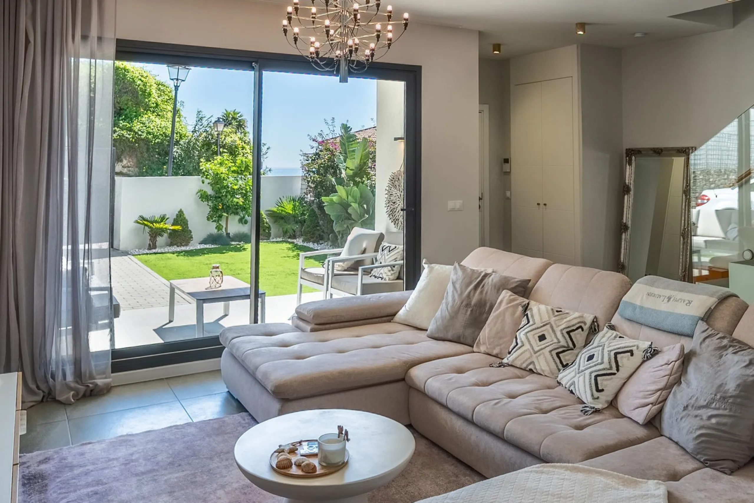 Significant price reduction from 690,000 euros to 649,000 euros.