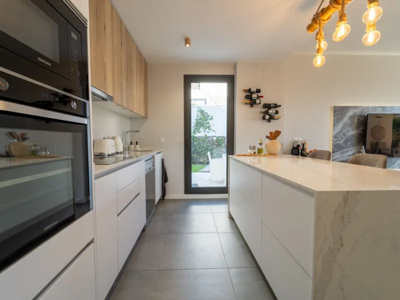 Significant price reduction from 690,000 euros to 649,000 euros.