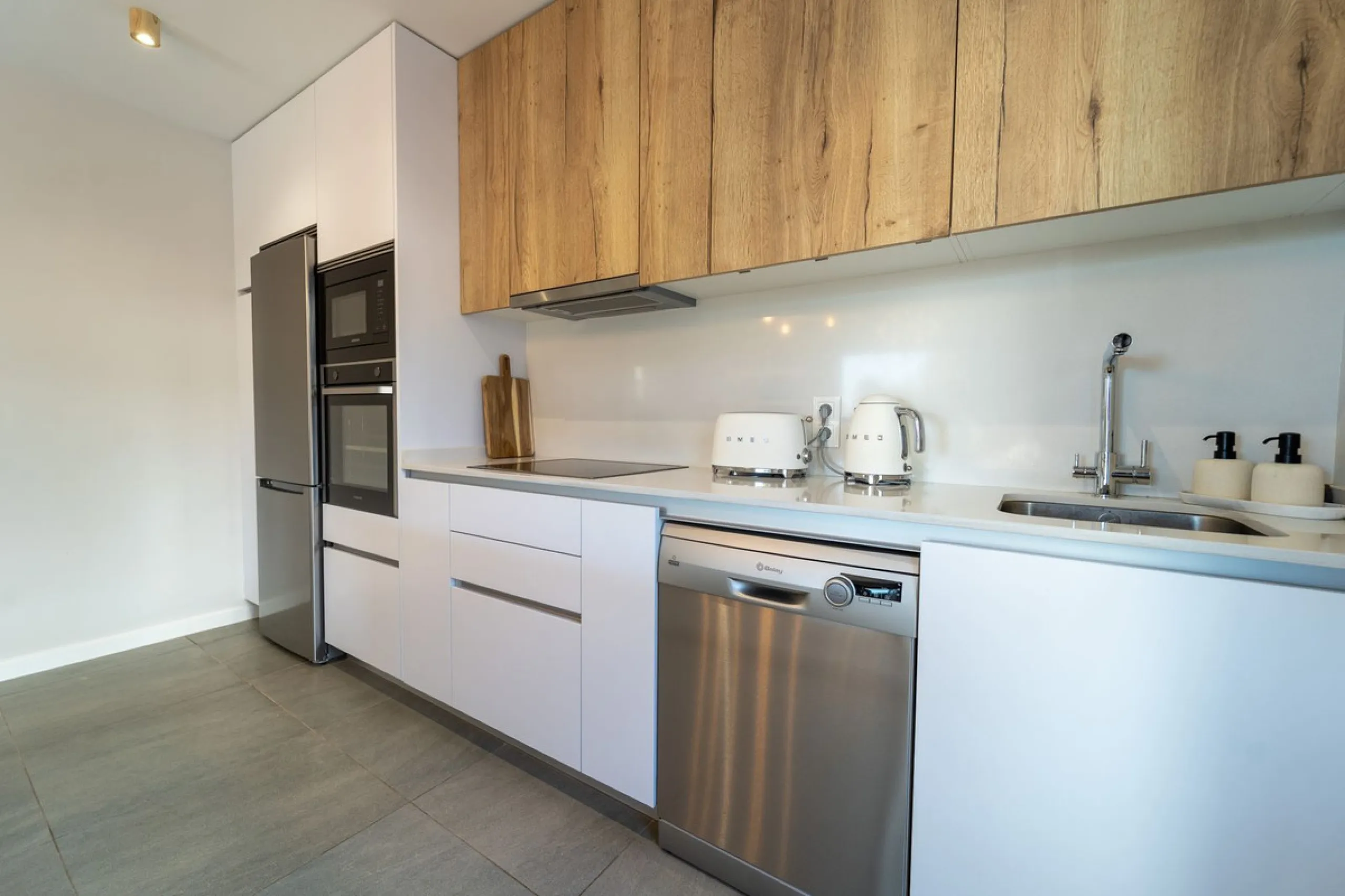 Significant price reduction from 690,000 euros to 649,000 euros.