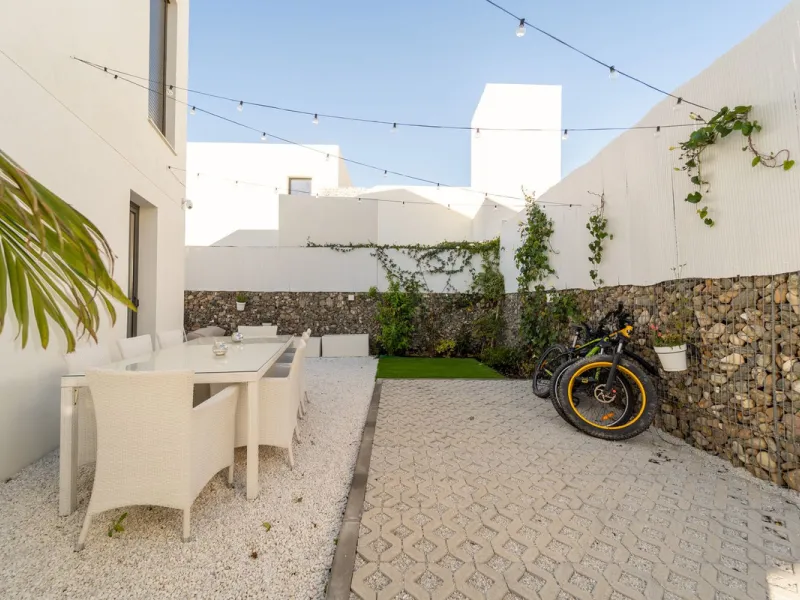 Significant price reduction from 690,000 euros to 649,000 euros.