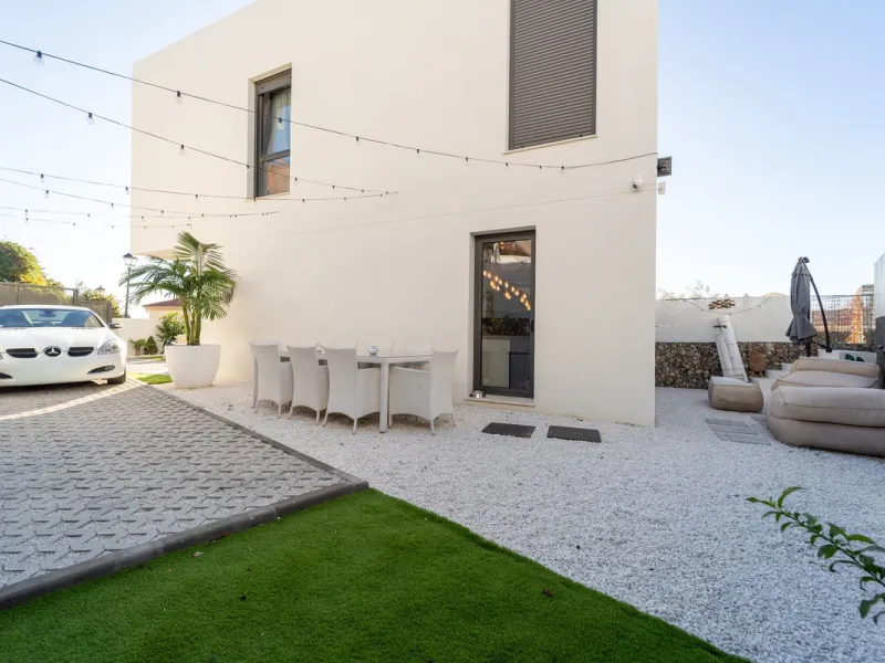 Significant price reduction from 690,000 euros to 649,000 euros.
