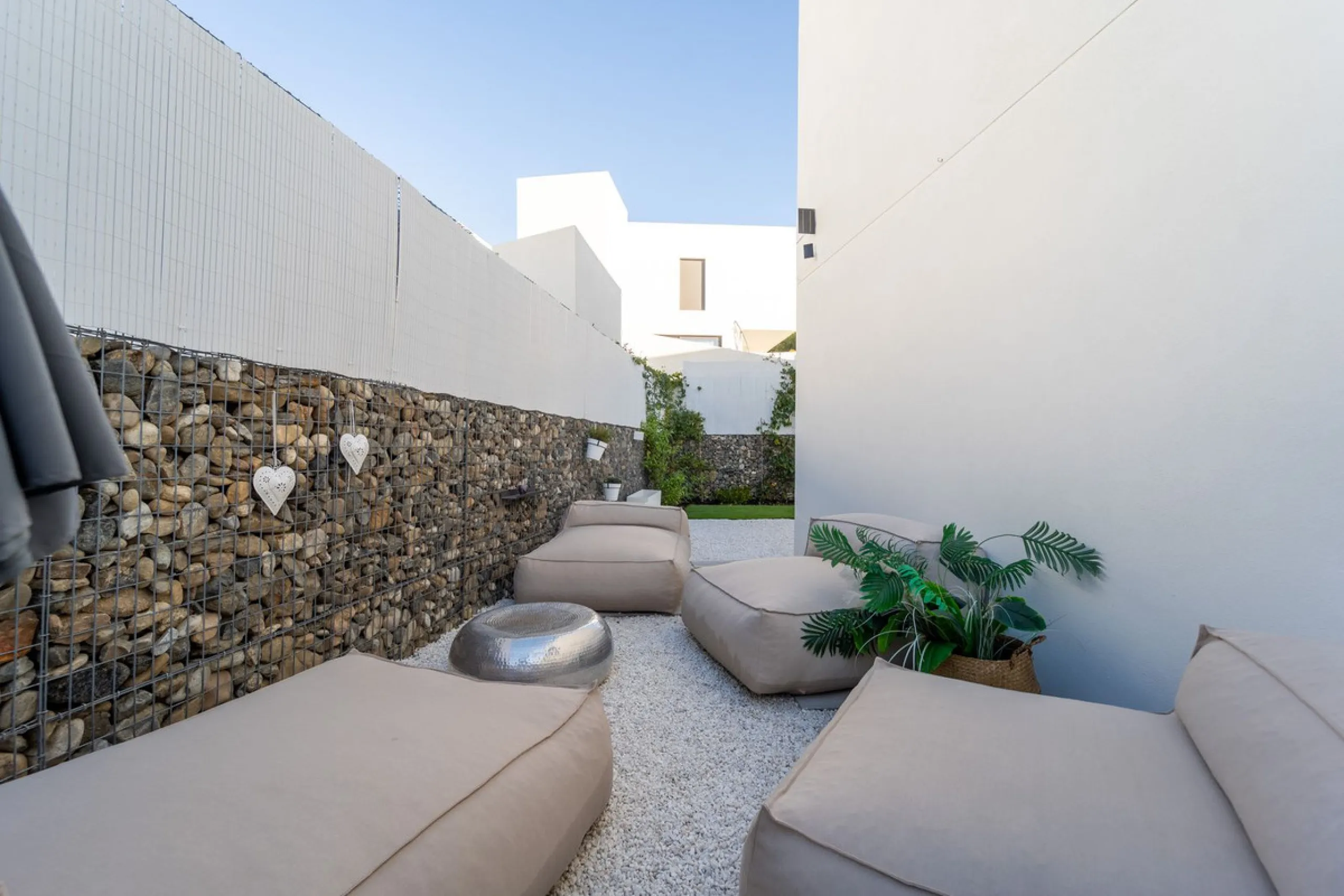Significant price reduction from 690,000 euros to 649,000 euros.
