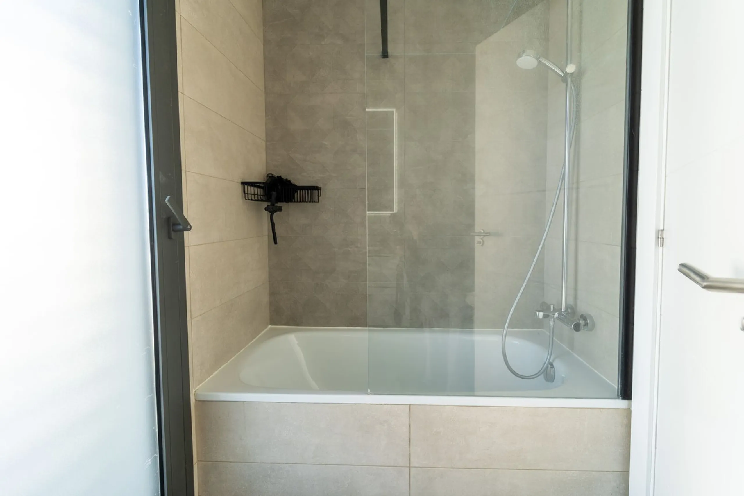 Significant price reduction from 690,000 euros to 649,000 euros.