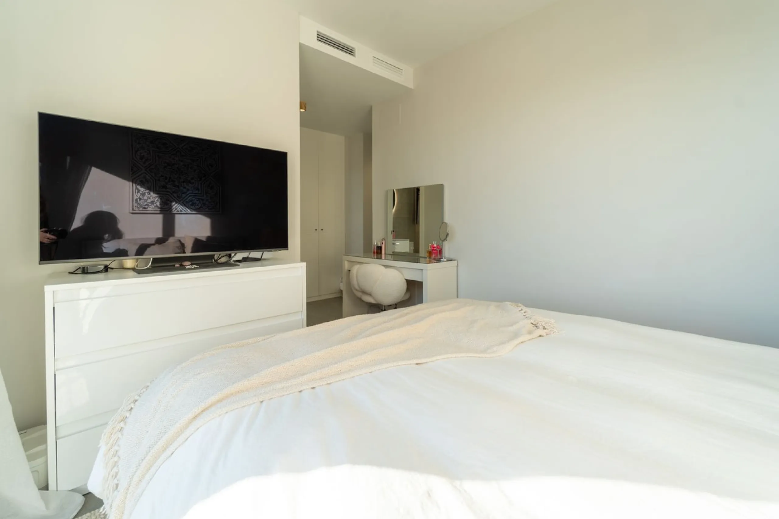 Significant price reduction from 690,000 euros to 649,000 euros.