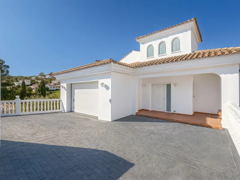 Spacious Luxury Villa