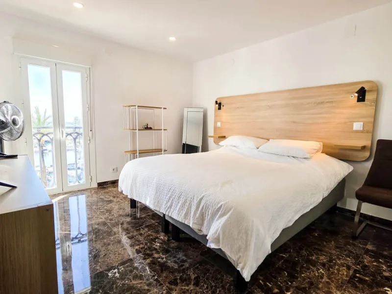 Apartment - Middle Floor Apartment в продаже в Manilva, Málaga. В доме 2 спален и 2 ванных комнат. Площадь дома 80 м²