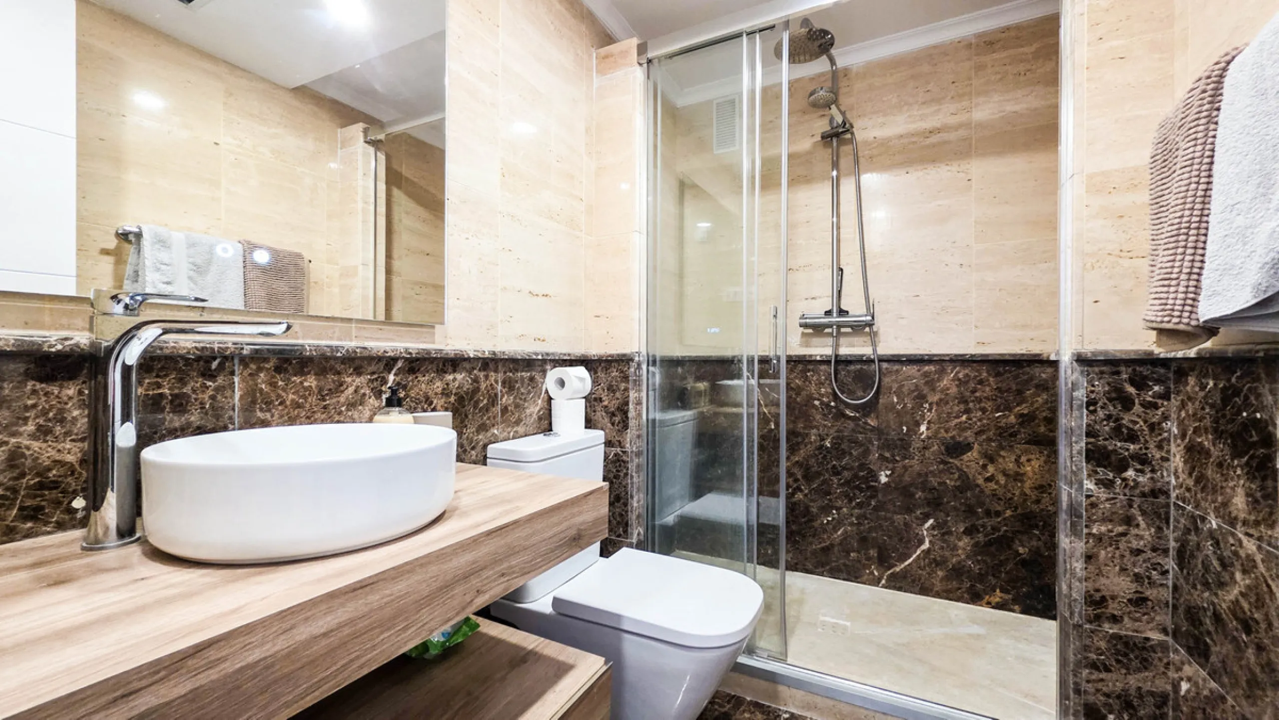 Apartment - Middle Floor Apartment в продаже в Manilva, Málaga. В доме 2 спален и 2 ванных комнат. Площадь дома 80 м²