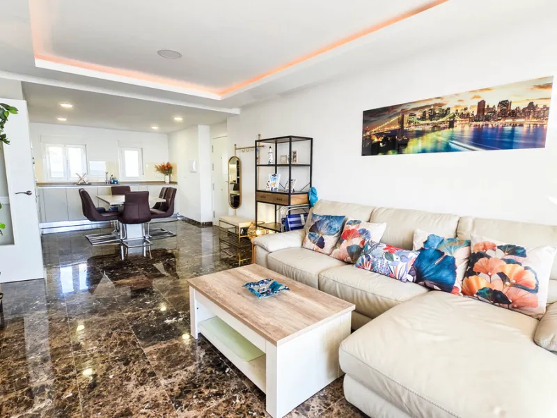 Apartment - Middle Floor Apartment в продаже в Manilva, Málaga. В доме 2 спален и 2 ванных комнат. Площадь дома 80 м²
