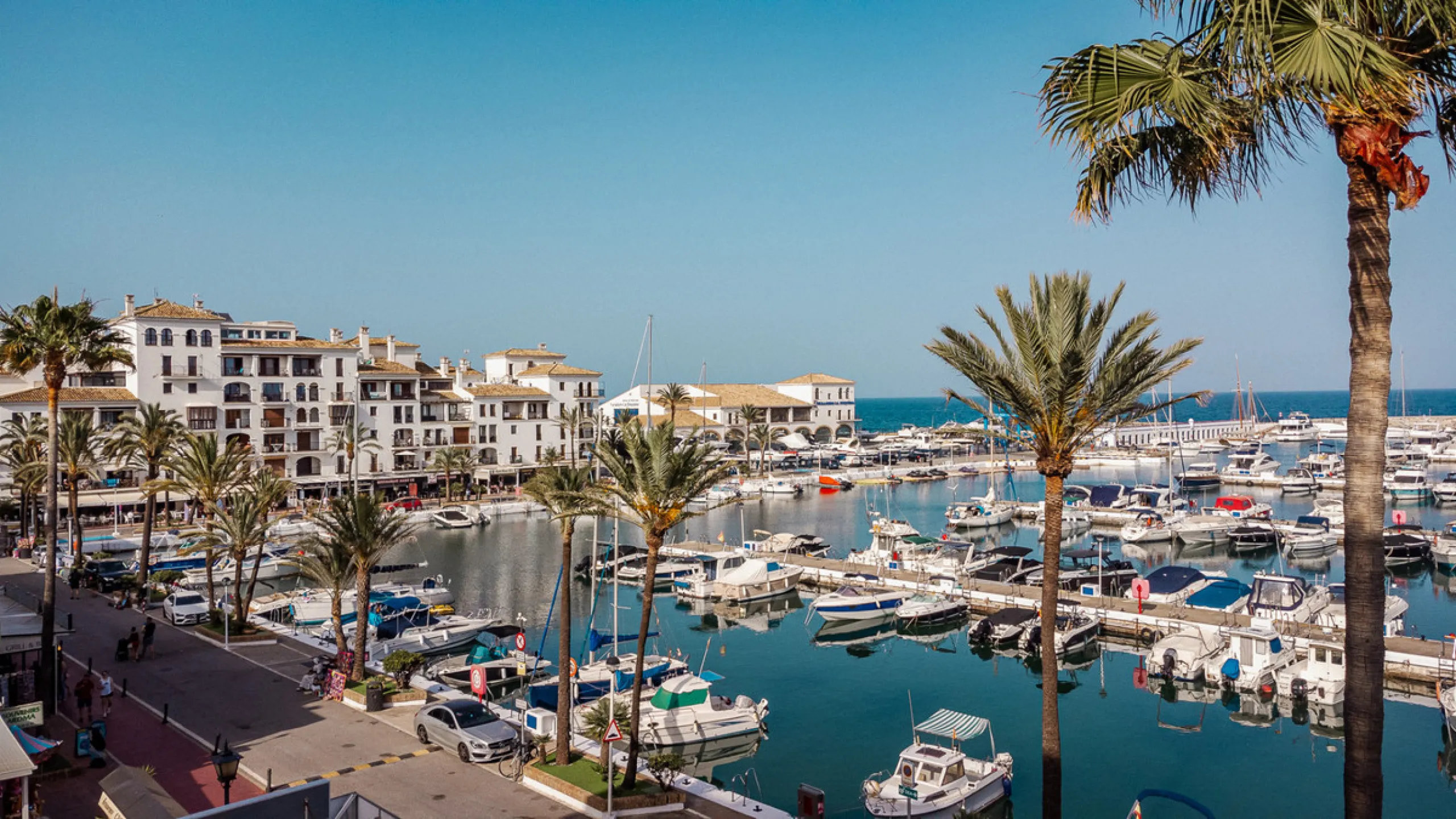 Apartment - Middle Floor Apartment в продаже в Manilva, Málaga. В доме 2 спален и 2 ванных комнат. Площадь дома 80 м²