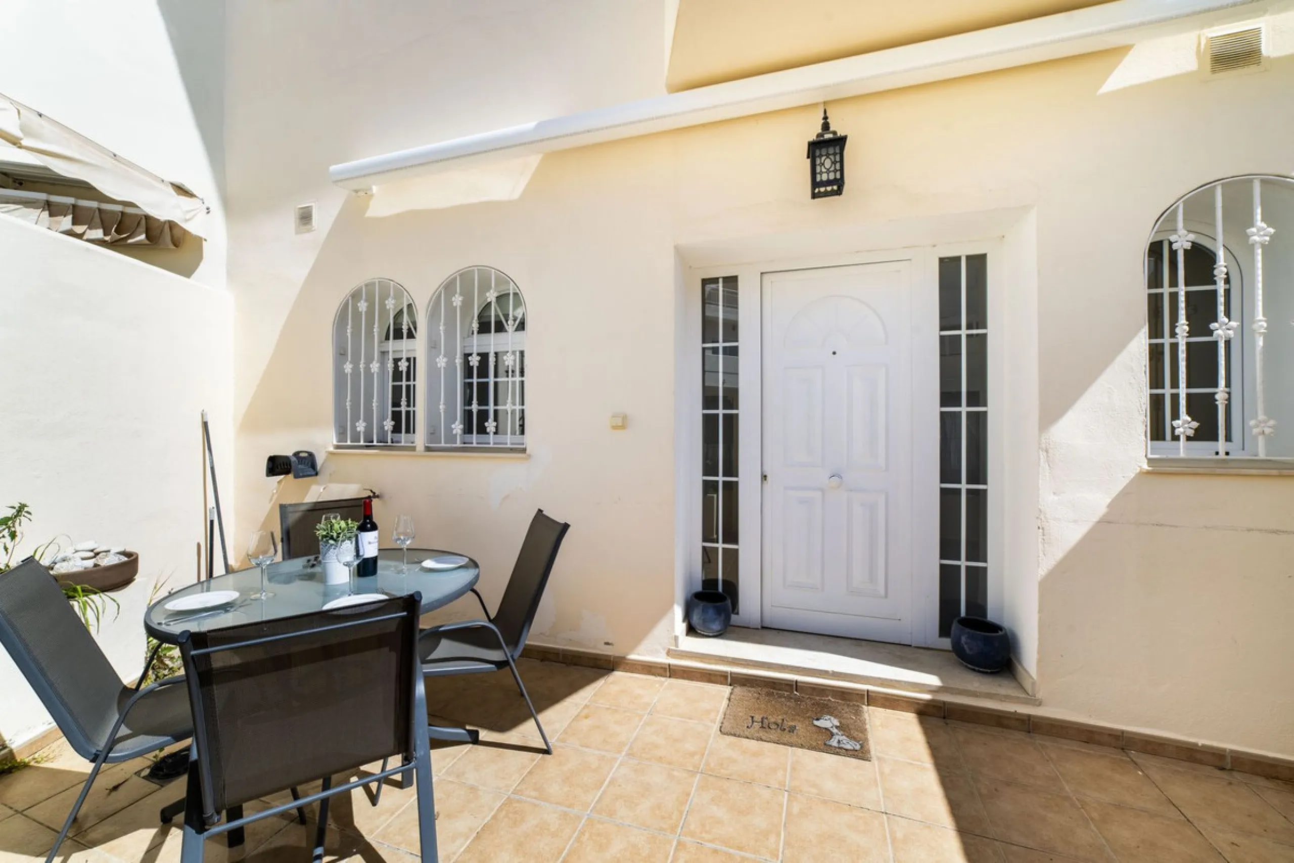 TOWNHOUSE IN ROSAMAR URBANIZATION