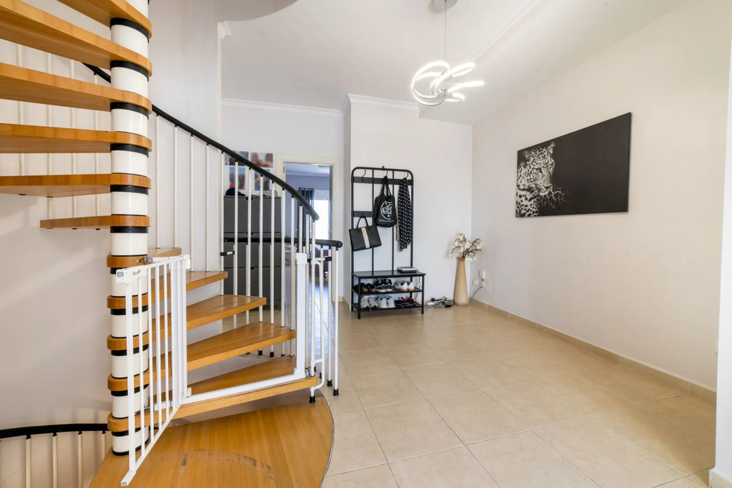 TOWNHOUSE IN ROSAMAR URBANIZATION