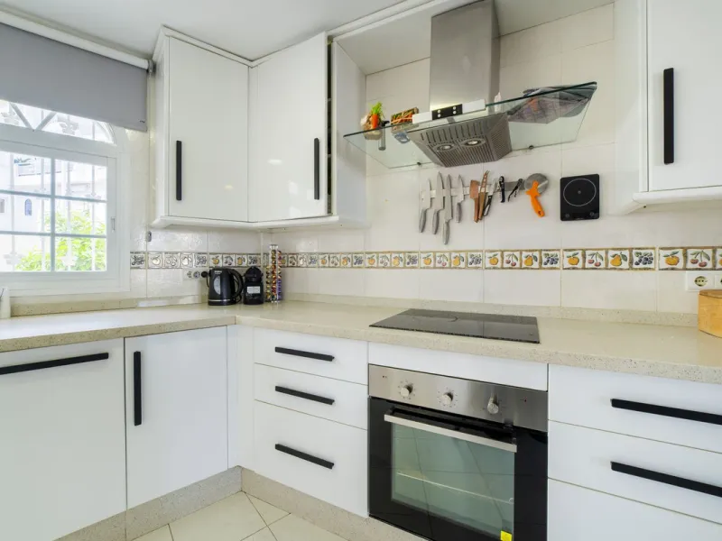 TOWNHOUSE IN ROSAMAR URBANIZATION