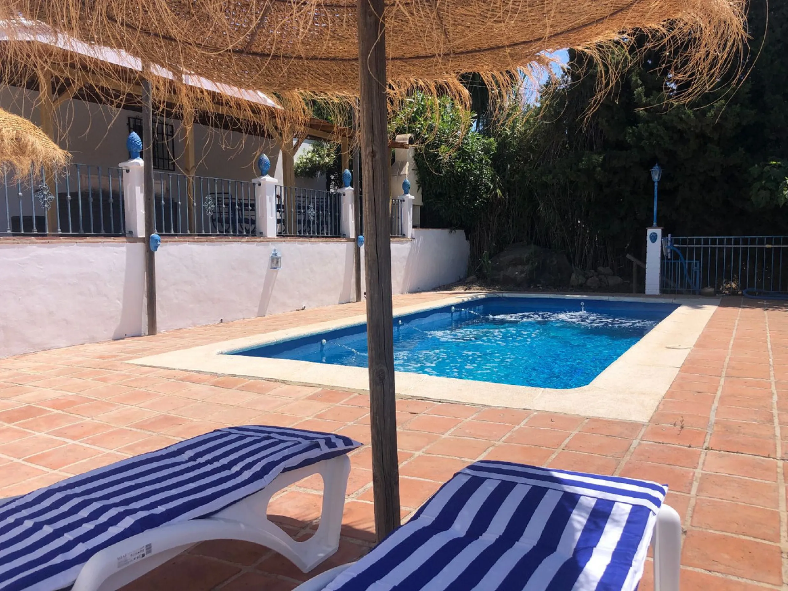 House - Detached Villa в продаже в La Viñuela, Málaga. В доме 2 спален и 1 ванных комнат. Площадь дома 101 м². Площадь участка 600 м²