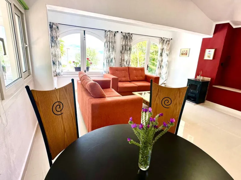 House - Detached Villa в продаже в La Viñuela, Málaga. В доме 2 спален и 1 ванных комнат. Площадь дома 101 м². Площадь участка 600 м²