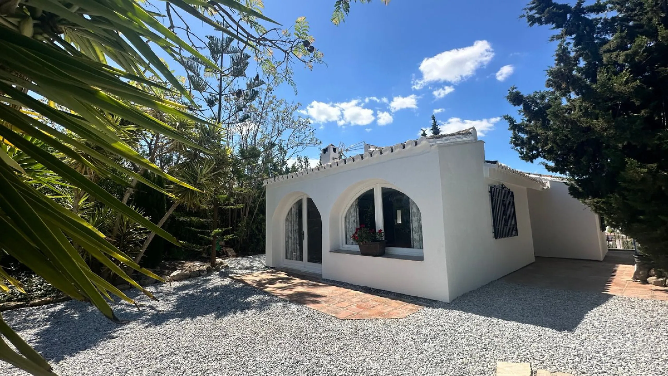 House - Detached Villa в продаже в La Viñuela, Málaga. В доме 2 спален и 1 ванных комнат. Площадь дома 101 м². Площадь участка 600 м²
