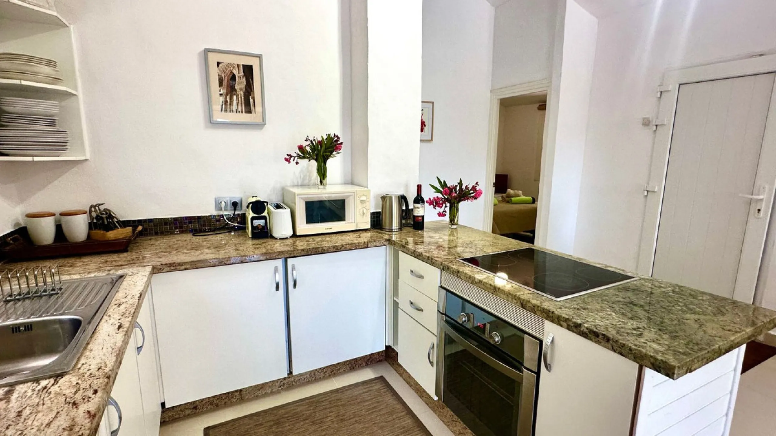 House - Detached Villa в продаже в La Viñuela, Málaga. В доме 2 спален и 1 ванных комнат. Площадь дома 101 м². Площадь участка 600 м²