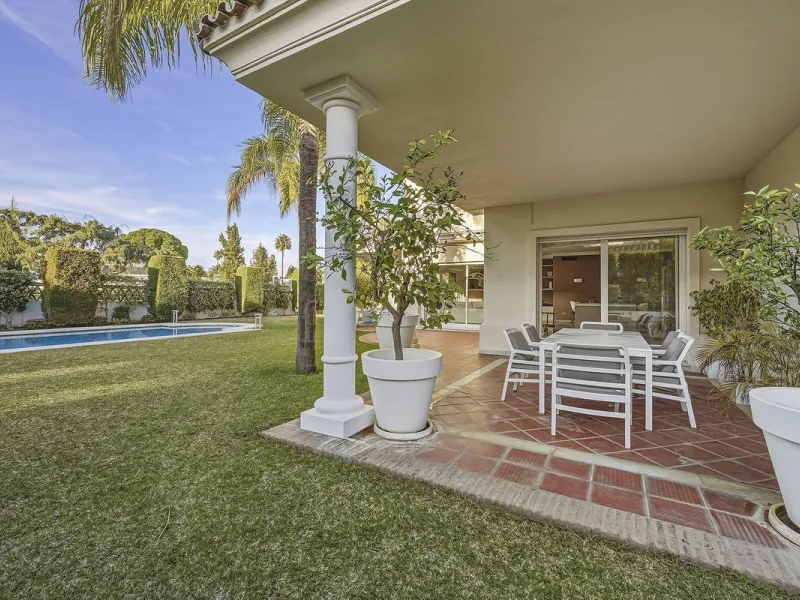Villa for sale , Frontline golf, Guadalmina Alta, Marbella