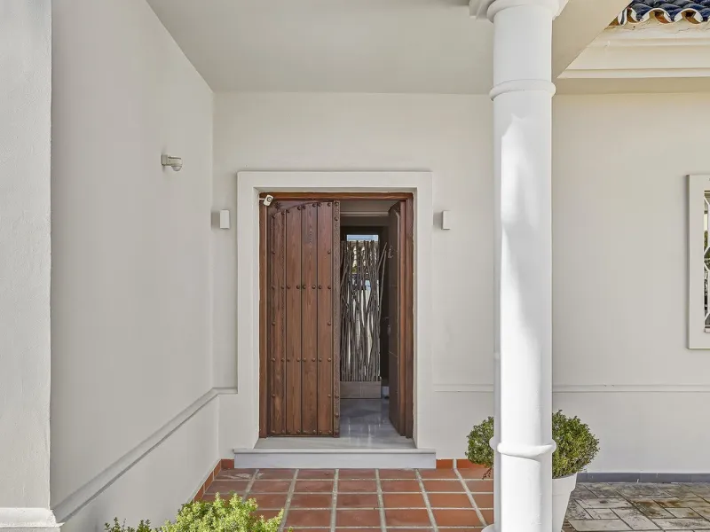 Villa for sale , Frontline golf, Guadalmina Alta, Marbella
