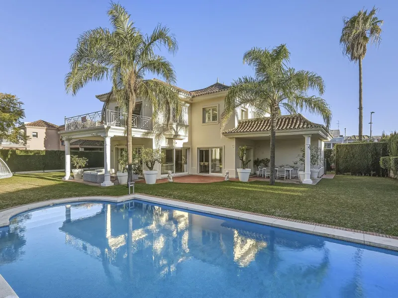Villa for sale , Frontline golf, Guadalmina Alta, Marbella