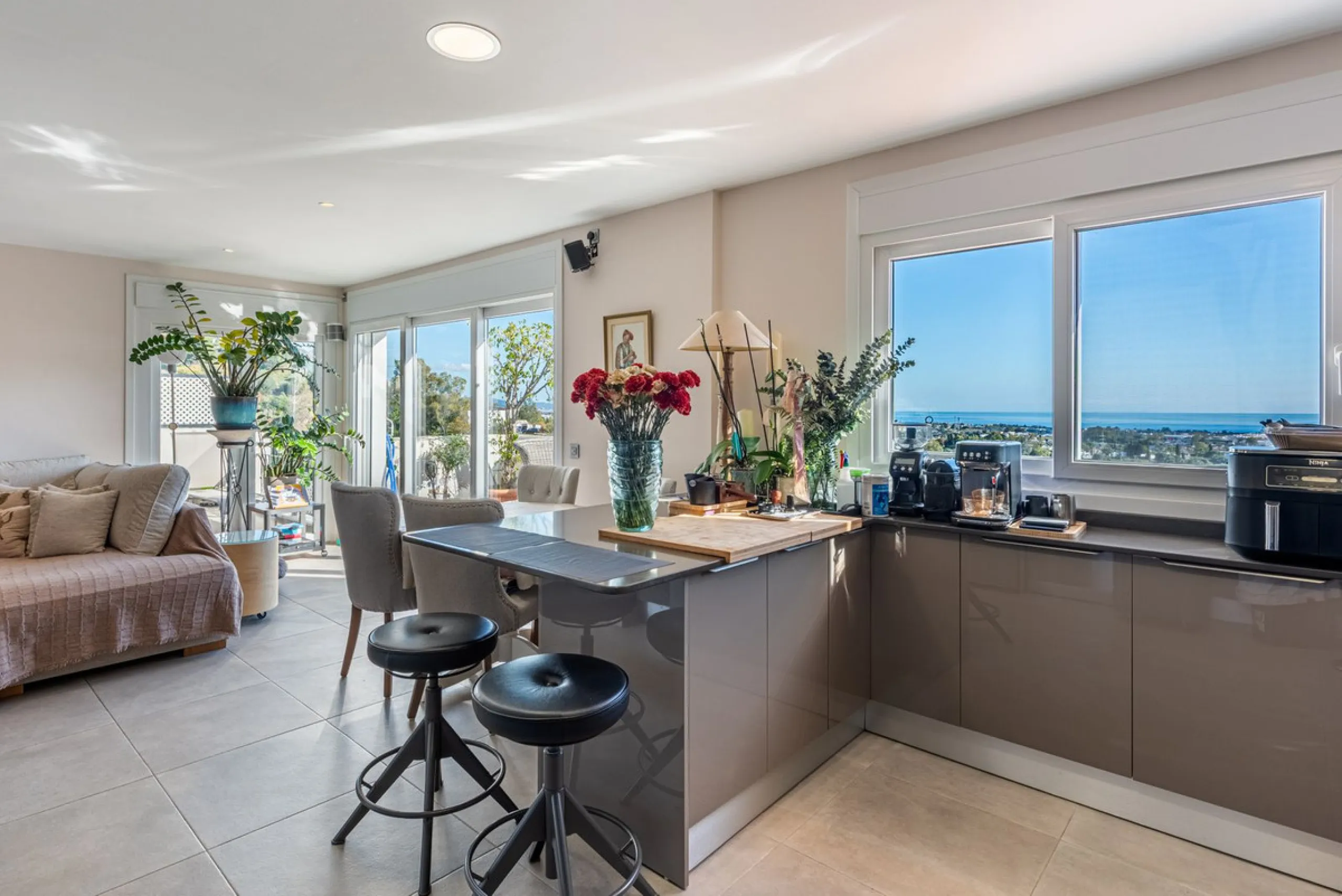Apartment - Penthouse в продаже в Puerto de la Torre, Málaga. В доме 2 спален и 2 ванных комнат. Площадь дома 109 м²