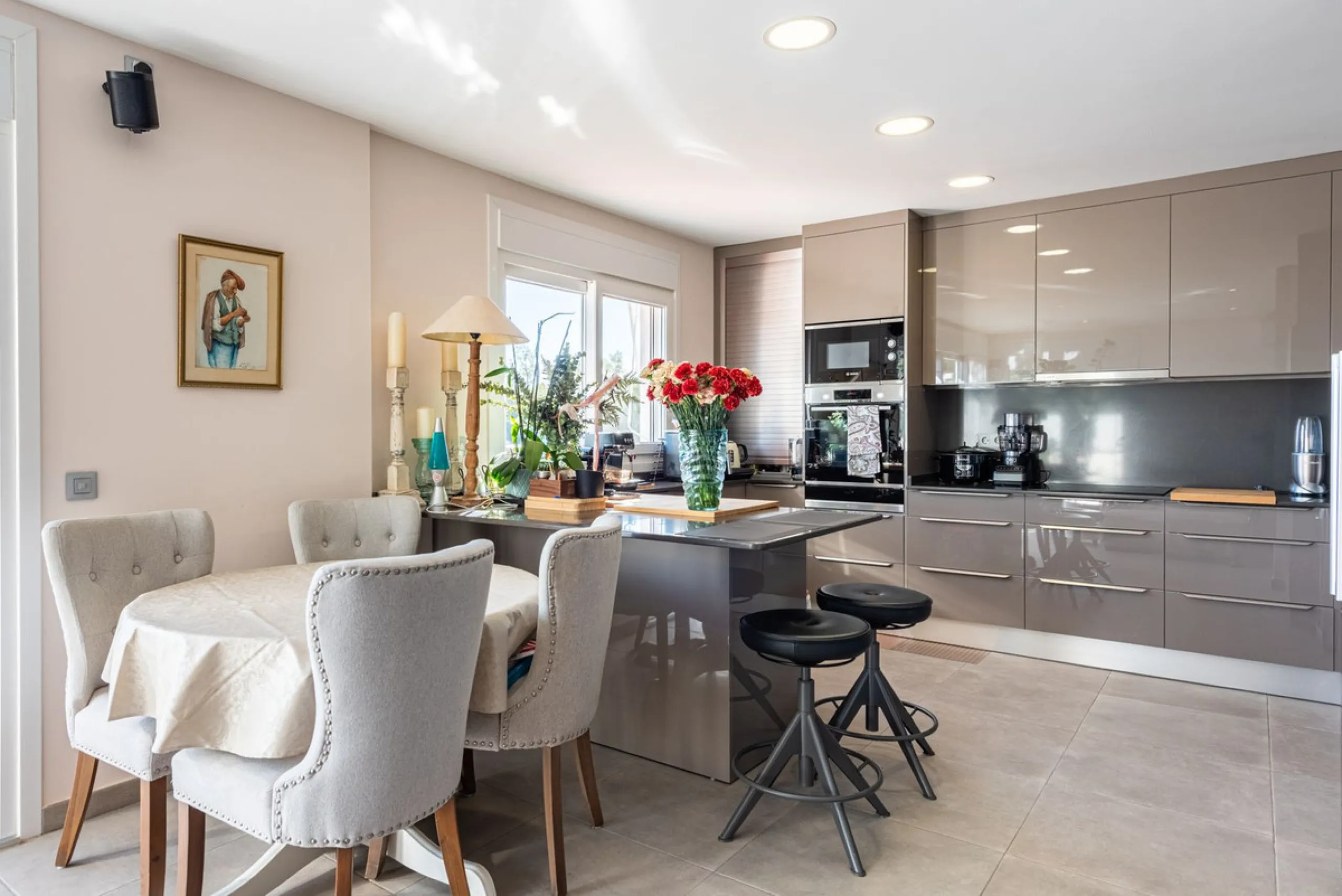 Apartment - Penthouse в продаже в Puerto de la Torre, Málaga. В доме 2 спален и 2 ванных комнат. Площадь дома 109 м²