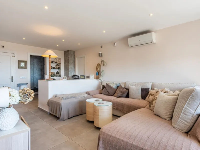 Apartment - Penthouse в продаже в Puerto de la Torre, Málaga. В доме 2 спален и 2 ванных комнат. Площадь дома 109 м²