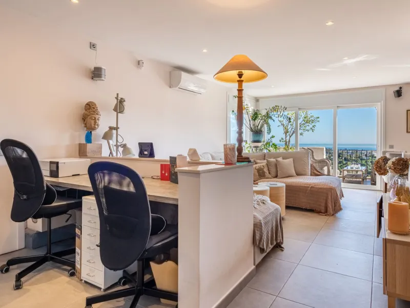Apartment - Penthouse в продаже в Puerto de la Torre, Málaga. В доме 2 спален и 2 ванных комнат. Площадь дома 109 м²