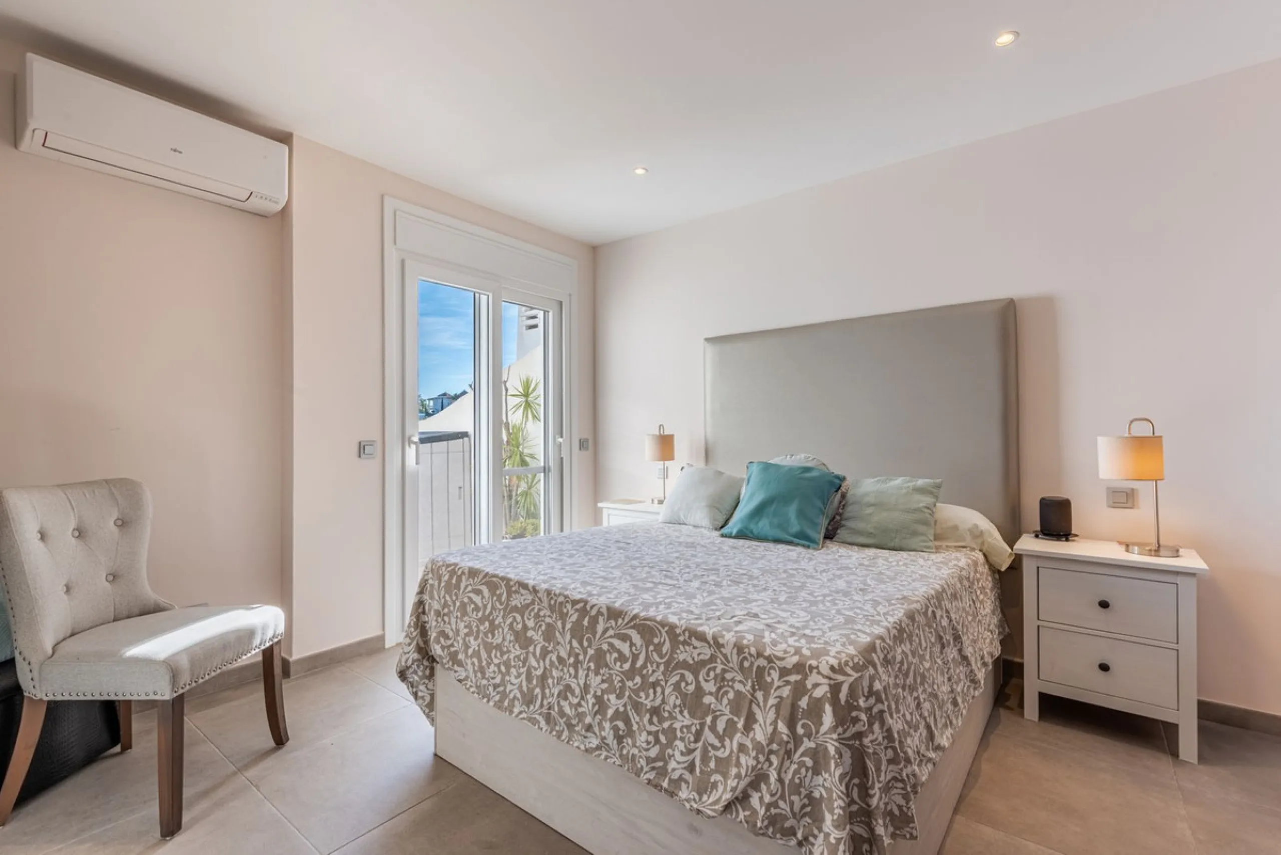 Apartment - Penthouse в продаже в Puerto de la Torre, Málaga. В доме 2 спален и 2 ванных комнат. Площадь дома 109 м²