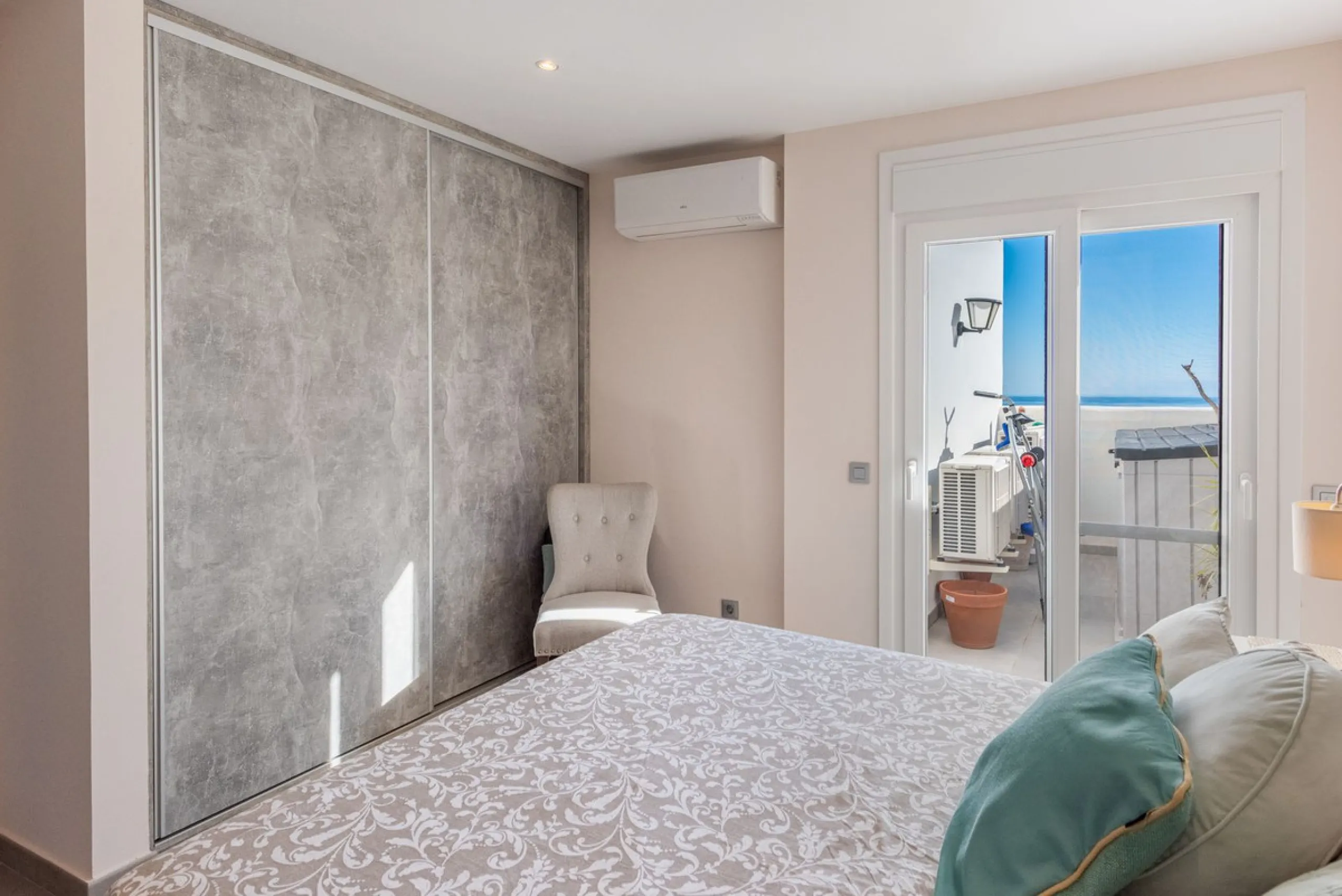 Apartment - Penthouse в продаже в Puerto de la Torre, Málaga. В доме 2 спален и 2 ванных комнат. Площадь дома 109 м²