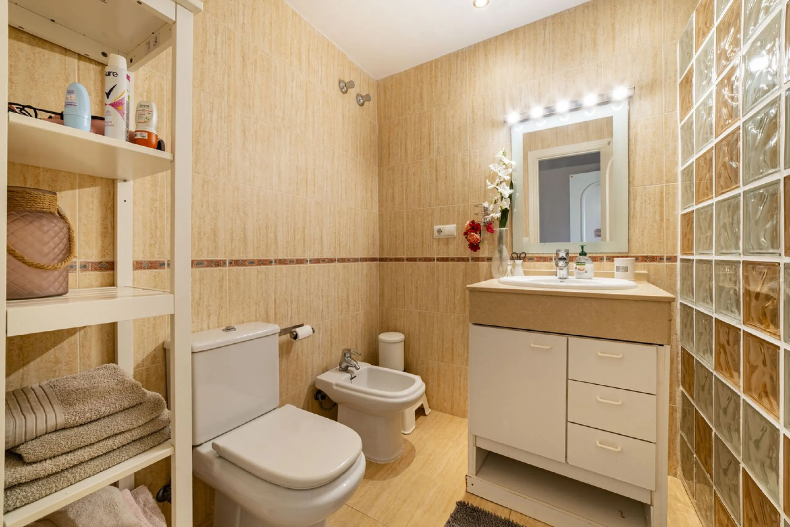 TOWNHOUSE IN ROSAMAR URBANIZATION