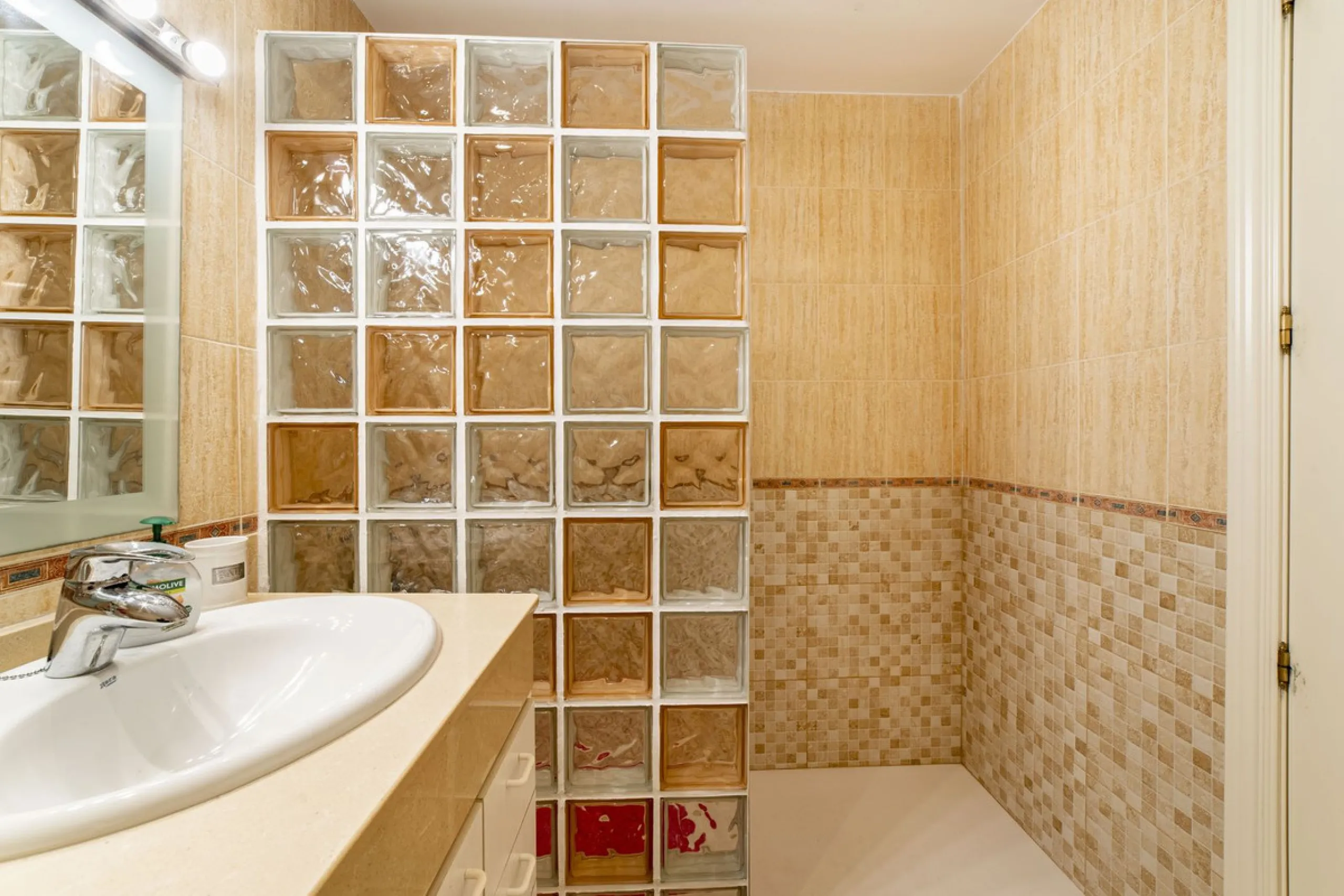 TOWNHOUSE IN ROSAMAR URBANIZATION