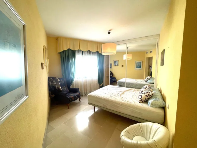 This wonderful apartment in the heart of San Pedro center combines comfort, style, and an unbeatable location. It is in perfect condition and ready to move in, offering a spacious living room with access to a terrace with open views of the mountains and t