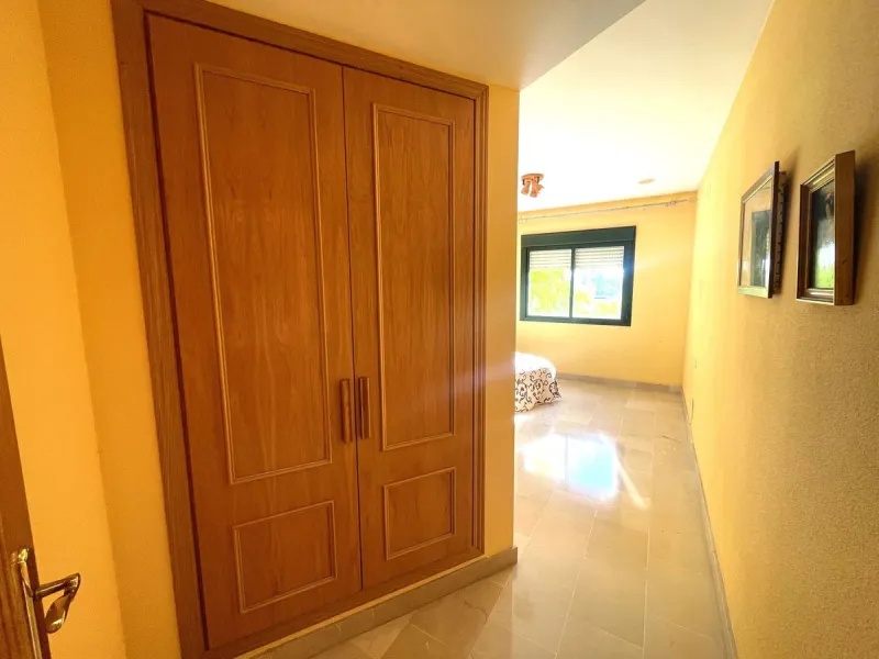 This wonderful apartment in the heart of San Pedro center combines comfort, style, and an unbeatable location. It is in perfect condition and ready to move in, offering a spacious living room with access to a terrace with open views of the mountains and t