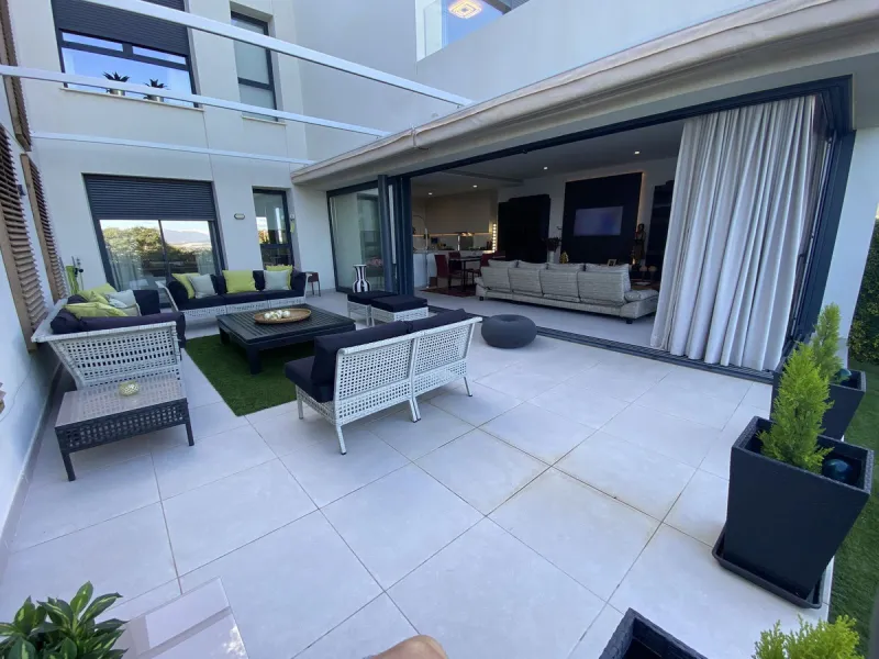 Contemporary Elegance at Finca Cortesin – Luxury Golf-Front Duplex