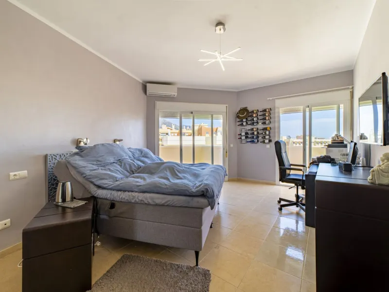 TOWNHOUSE IN ROSAMAR URBANIZATION