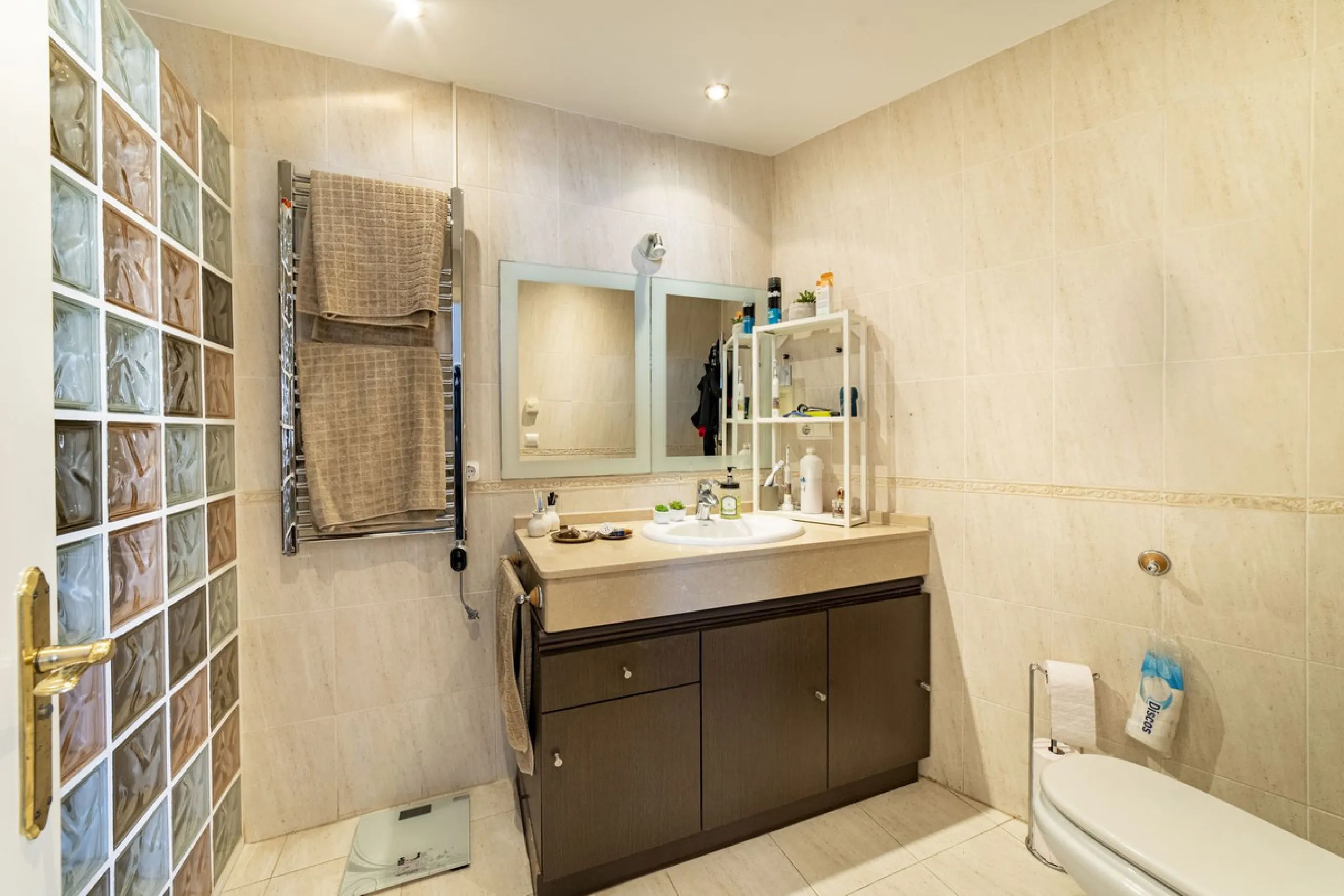 TOWNHOUSE IN ROSAMAR URBANIZATION