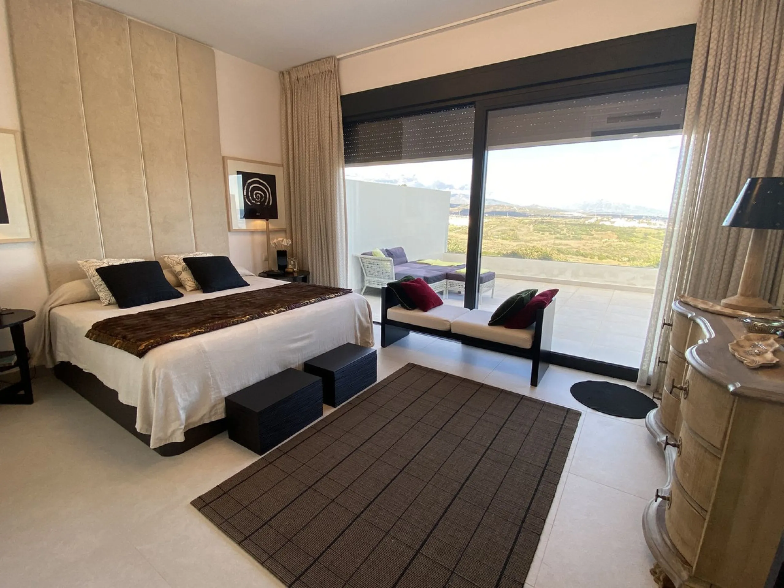 Contemporary Elegance at Finca Cortesin – Luxury Golf-Front Duplex
