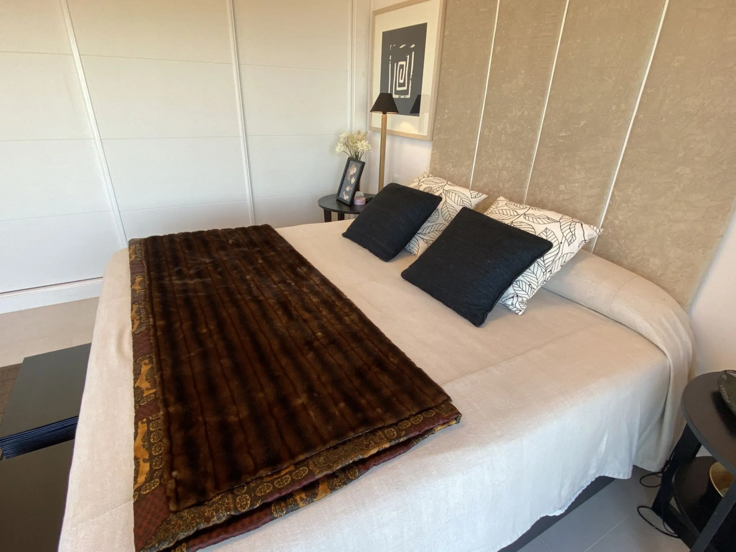 Contemporary Elegance at Finca Cortesin – Luxury Golf-Front Duplex