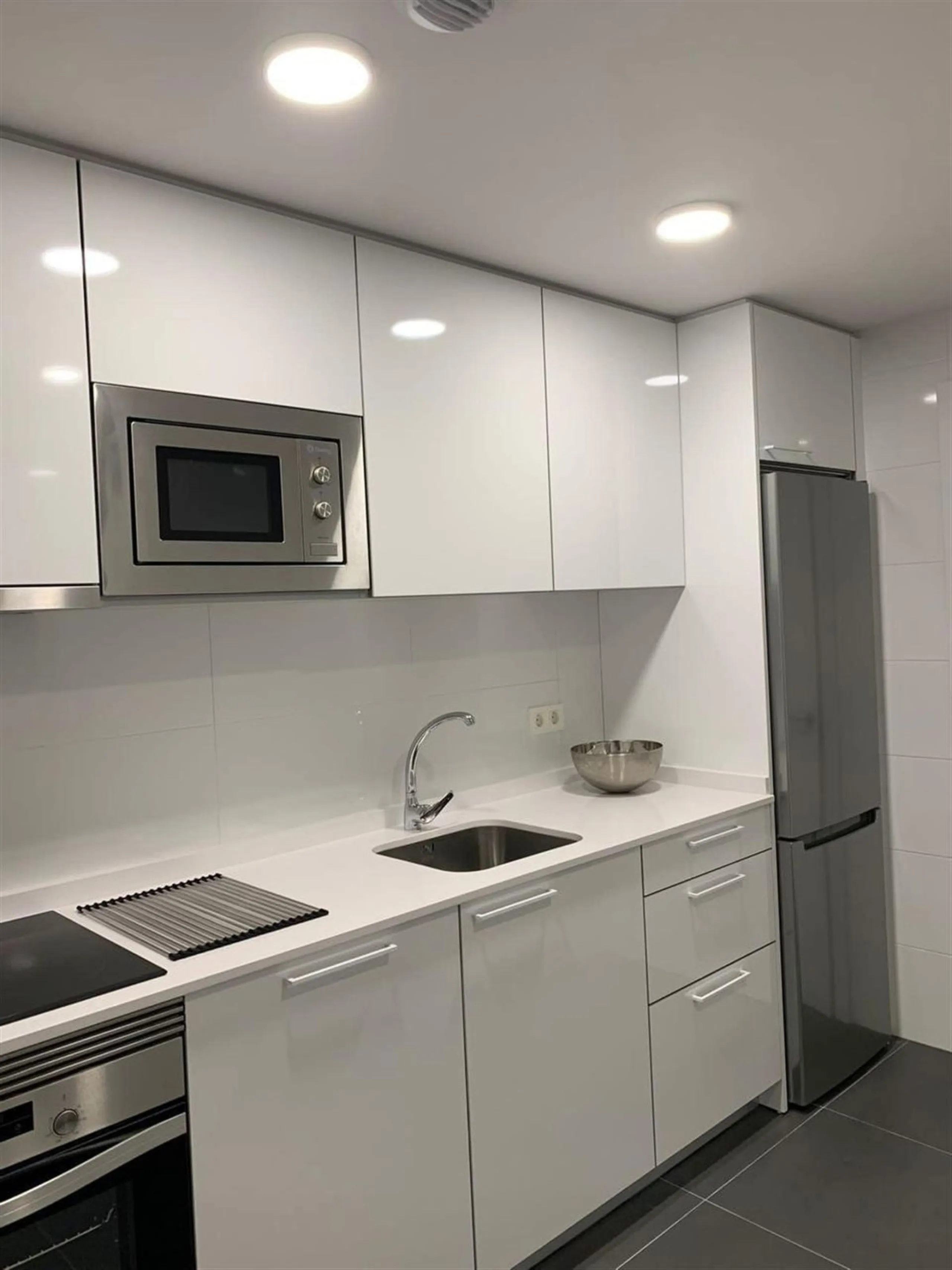 New Modern Apartment in La Campana, Nueva Andalucía, walking distance to everything!