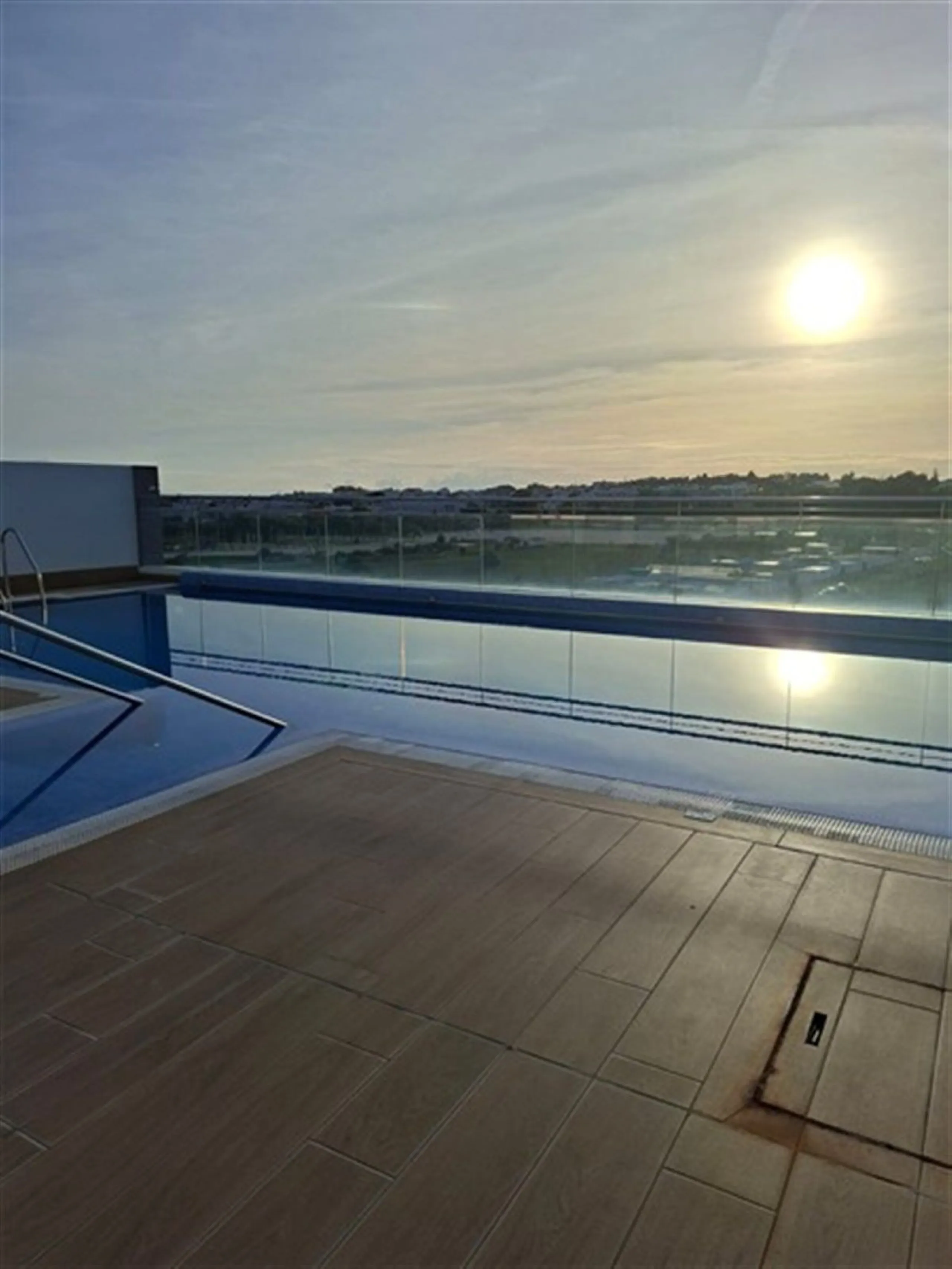 New Modern Apartment in La Campana, Nueva Andalucía, walking distance to everything!