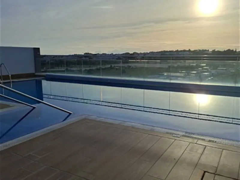 New Modern Apartment in La Campana, Nueva Andalucía, walking distance to everything!