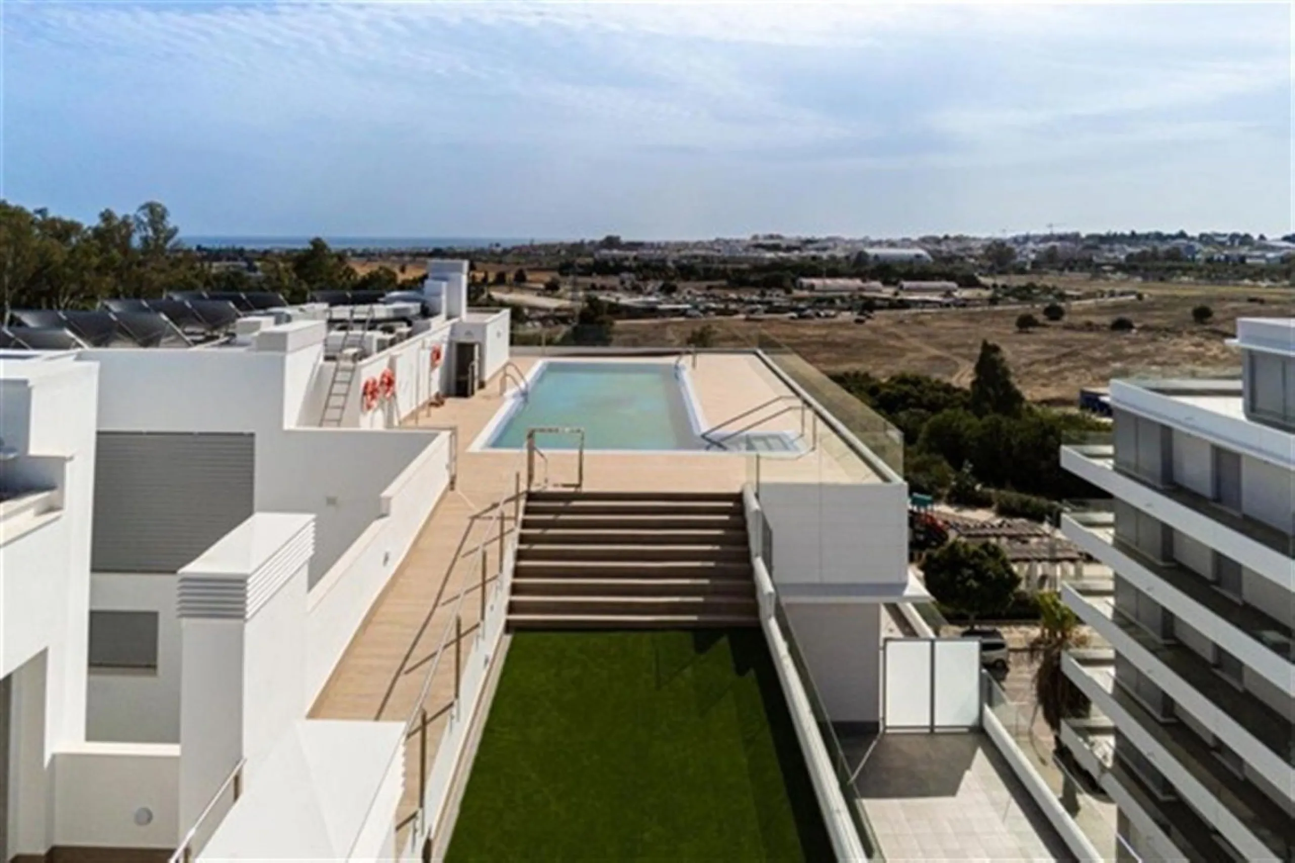 New Modern Apartment in La Campana, Nueva Andalucía, walking distance to everything!