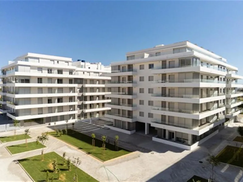 New Modern Apartment in La Campana, Nueva Andalucía, walking distance to everything!