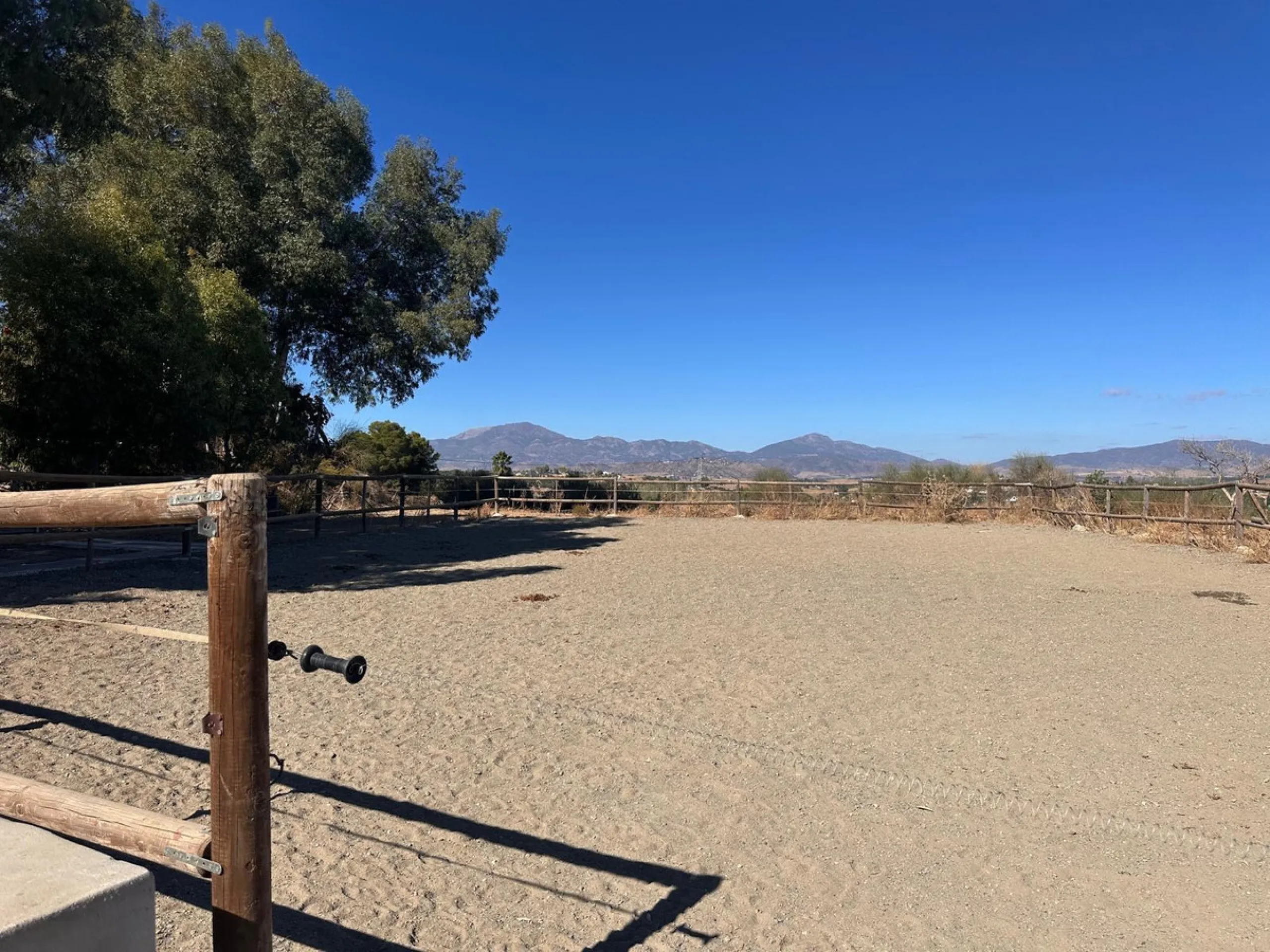 House - Finca - Cortijo в продаже в Cártama, Málaga. В доме 13 спален и 6 ванных комнат. Площадь дома 172 м². Площадь участка 7348 м²