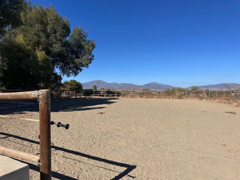 House - Finca - Cortijo в продаже в Cártama, Málaga. В доме 13 спален и 6 ванных комнат. Площадь дома 172 м². Площадь участка 7348 м²