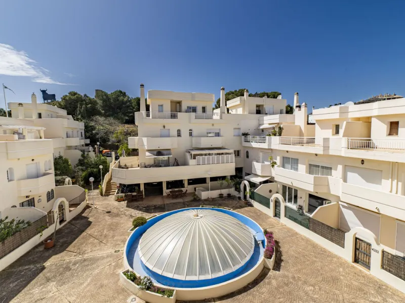 TOWNHOUSE IN ROSAMAR URBANIZATION