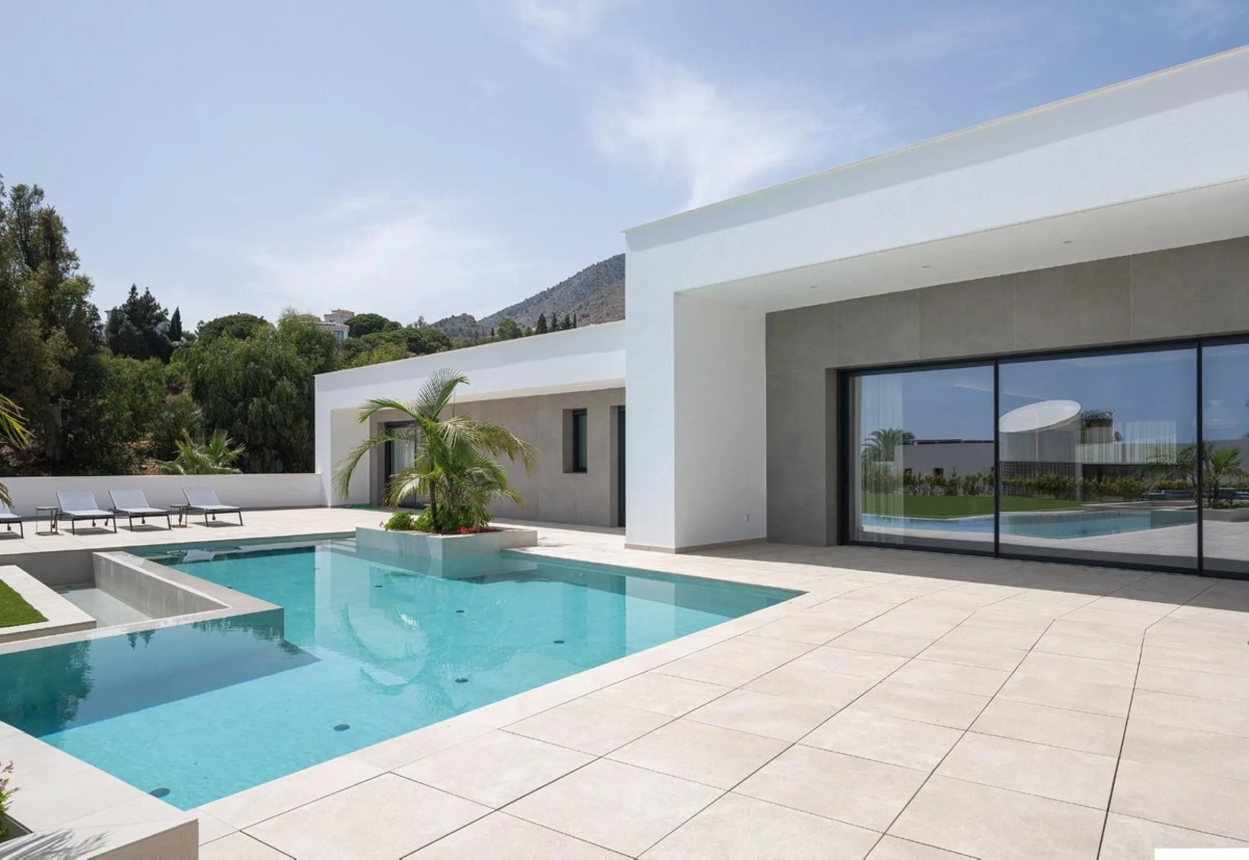 ICONIC 5-BEDROOM LUXURY VILLA IN RANCHO SANTA MÓNICA – BENALMÁDENA